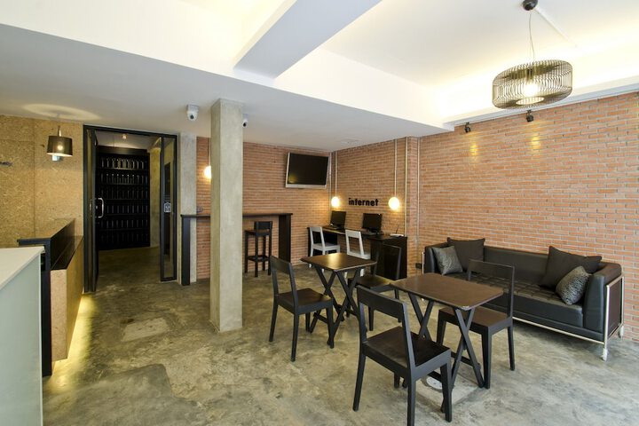 Entrance & Lobby