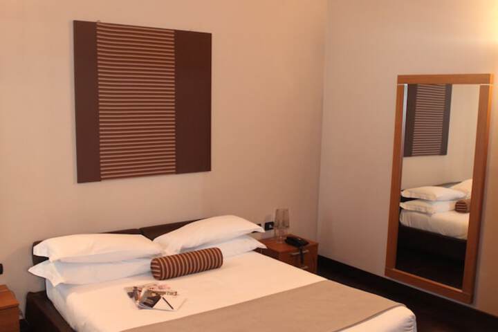 Room 6 of 39