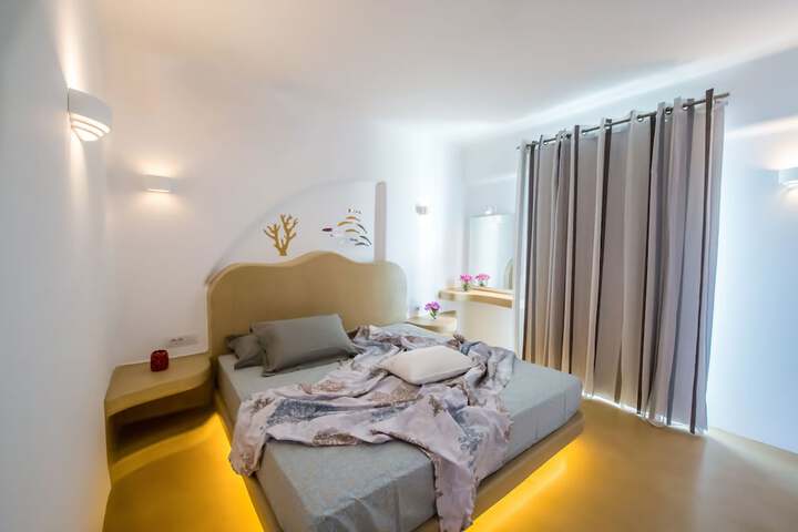 Room 11 of 230