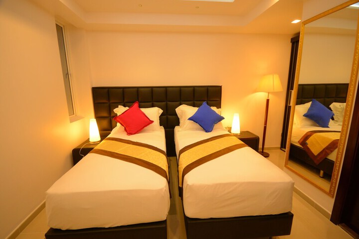 Room 7 of 114