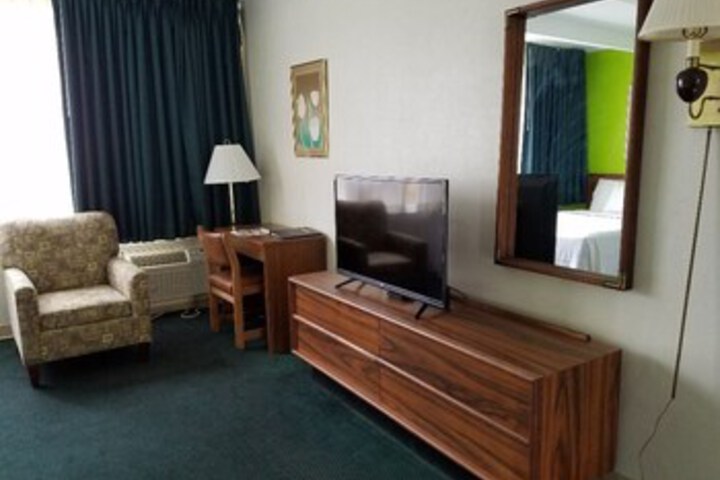 Room 14 of 14