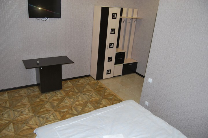 Room 5 of 44
