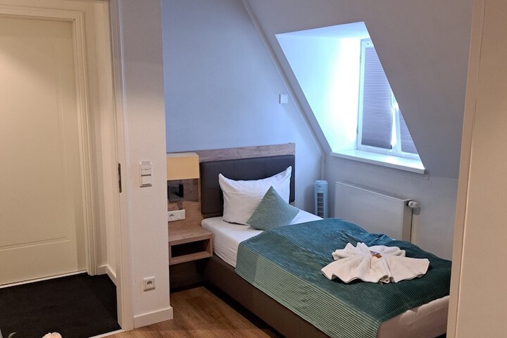 Room 80 of 131