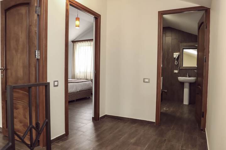 Room 11 of 196