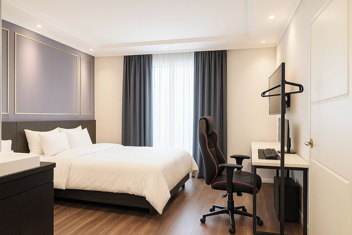 Room 13 of 85
