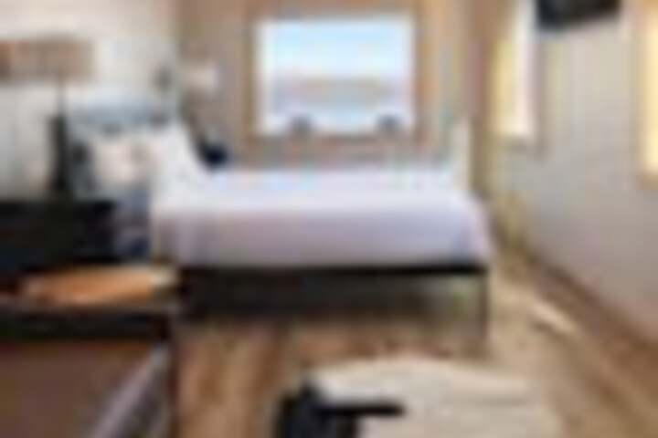 Room 29 of 210