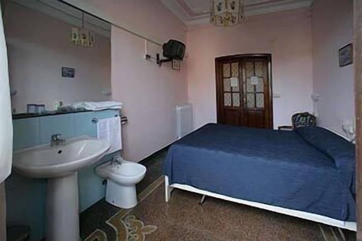 Room 2 of 13