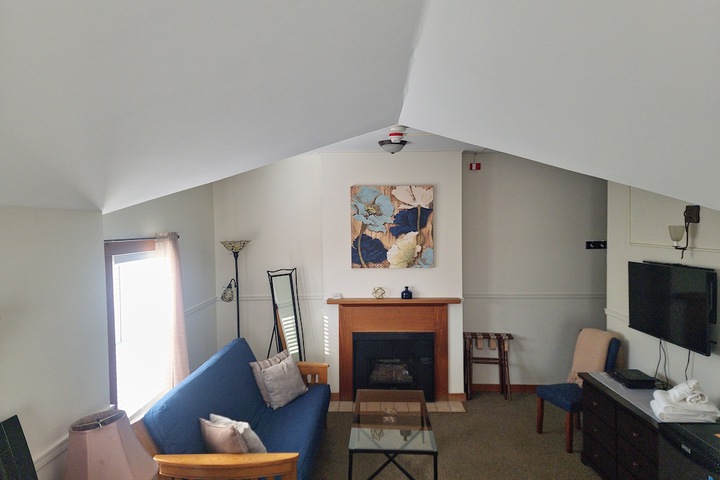 Room 15 of 53