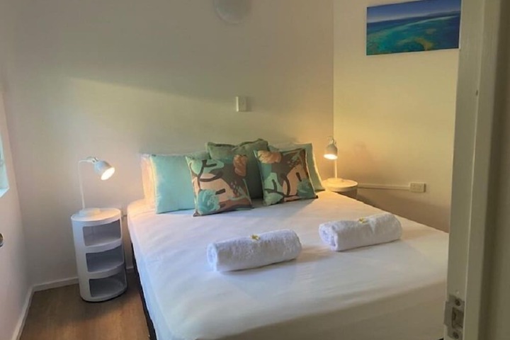 Room 6 of 65
