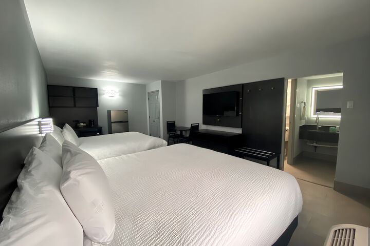 Room 2 of 8