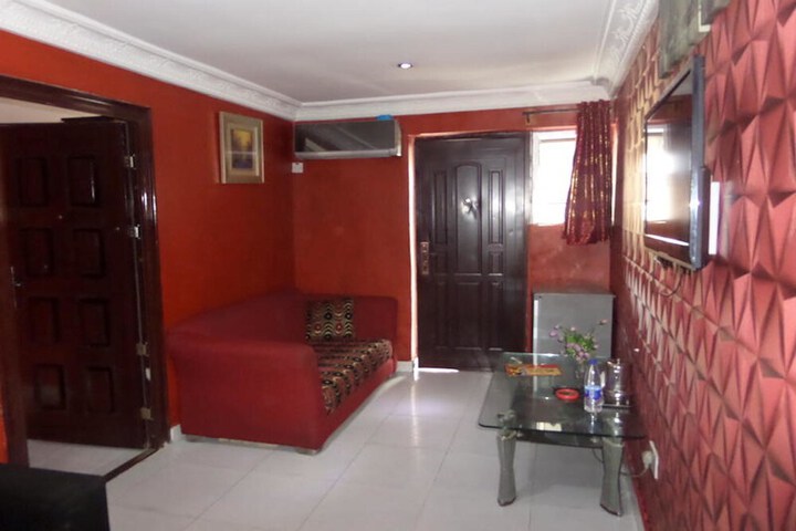 Room 8 of 13