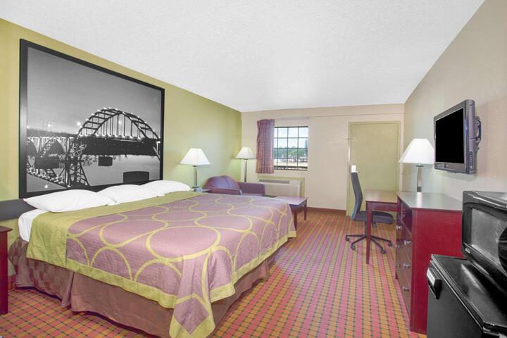 1 King Bed (4 of 4)