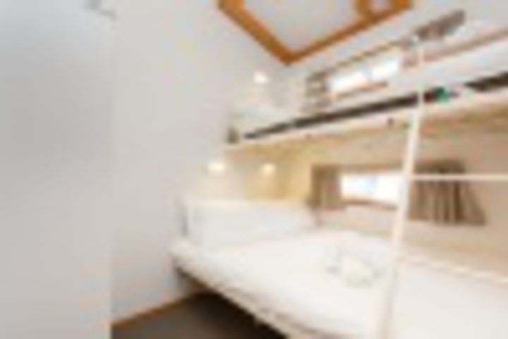 Room 268 of 876