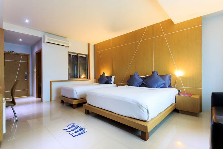 Room 12 of 112