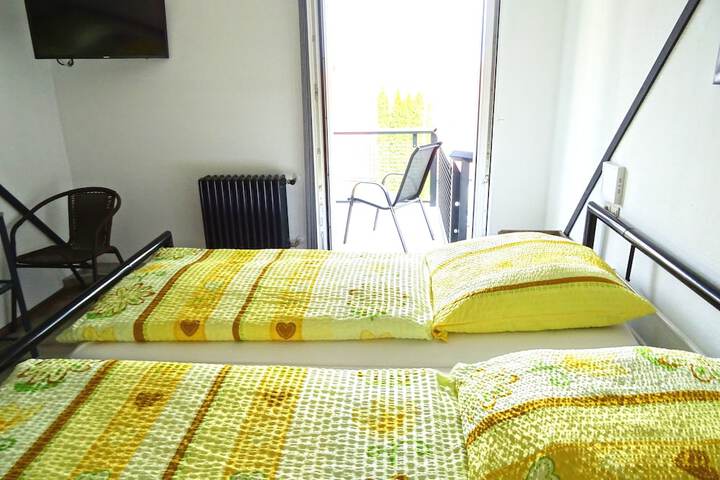 Room 10 of 442