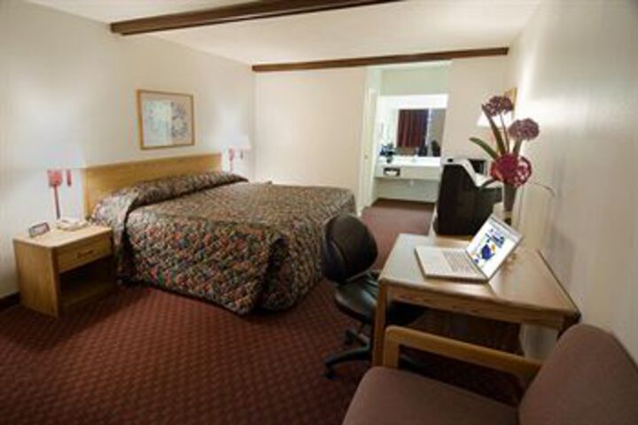 Room 4 of 13