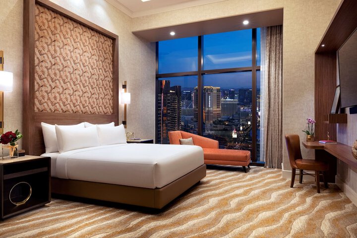 Room 32 of 153