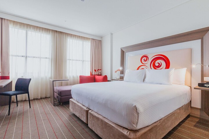 Room 12 of 68