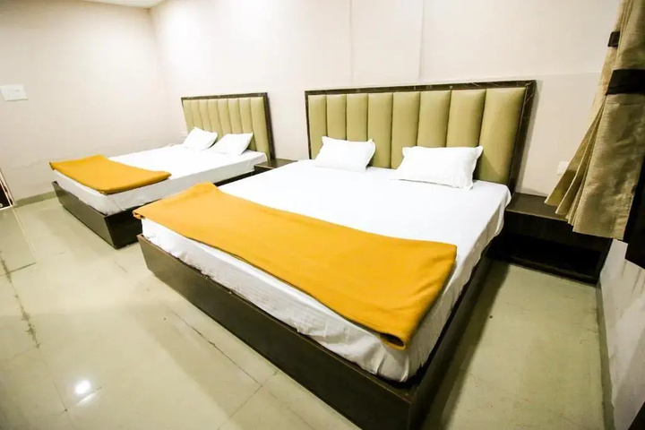 Room 3 of 12