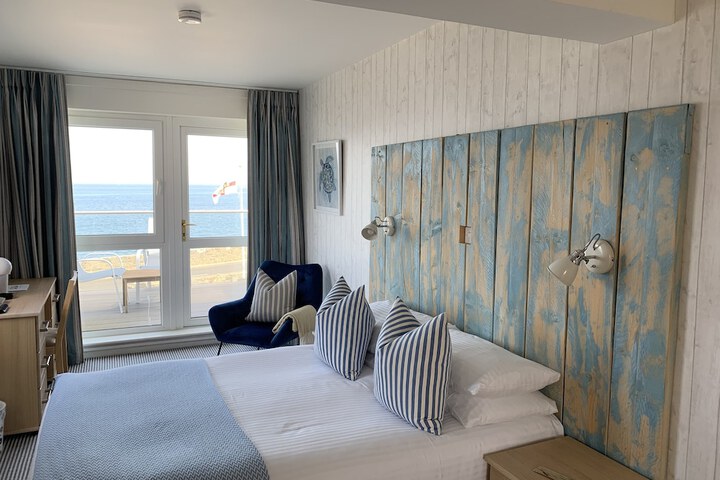 Room 9 of 37