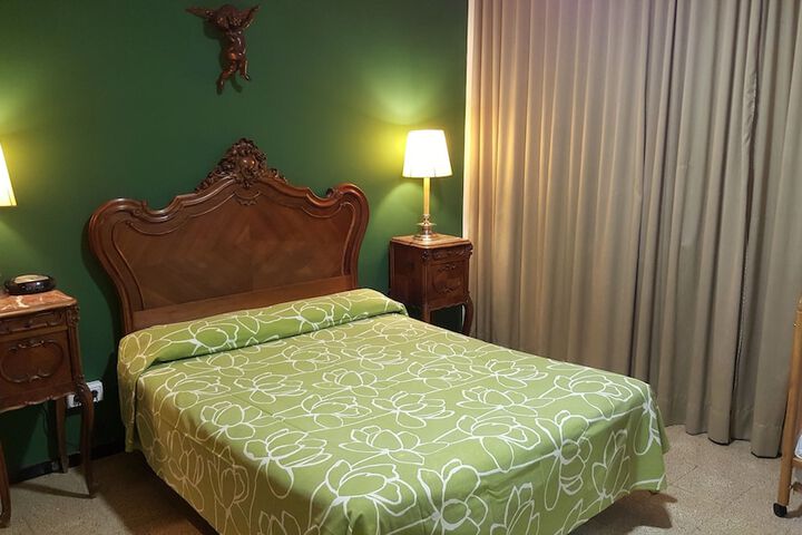 Room 6 of 48