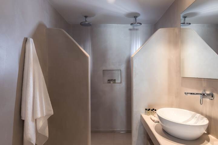 Clean Restrooms