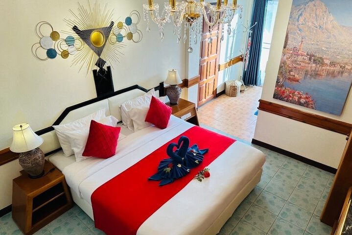 Room 13 of 82