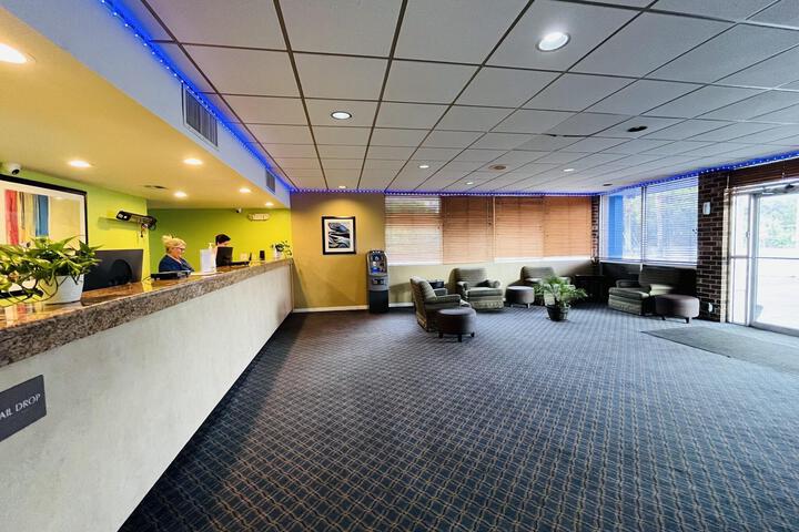 Entrance & Lobby