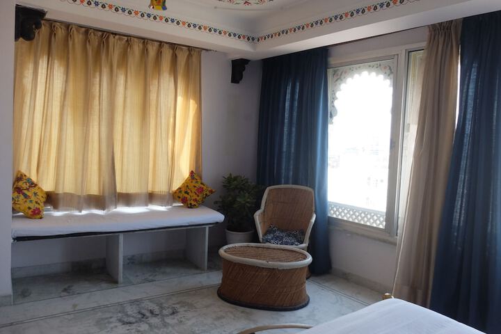 Room 28 of 56