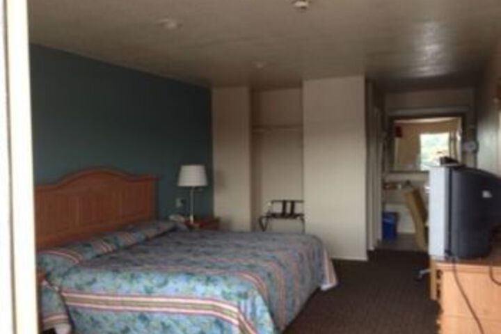 Room 2 of 11