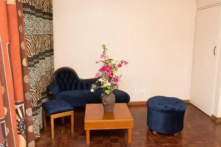 Room 11 of 18