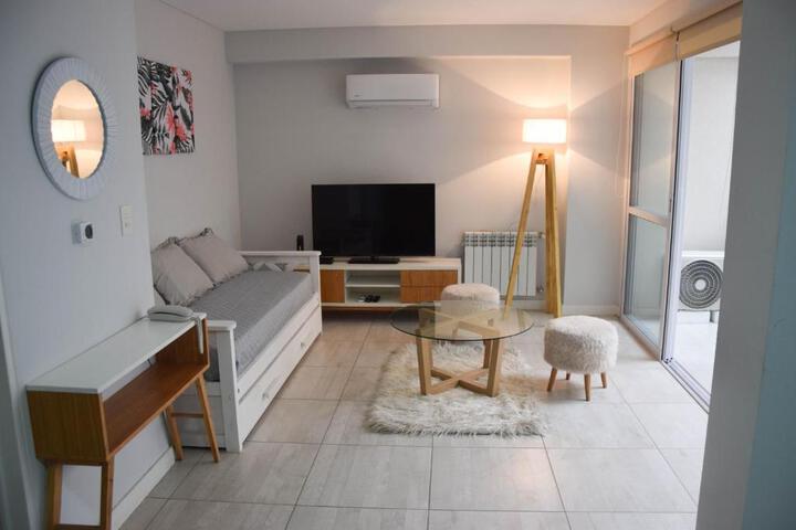 Room 5 of 8