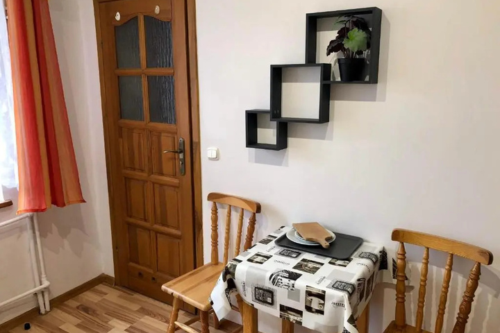 Room 6 of 20