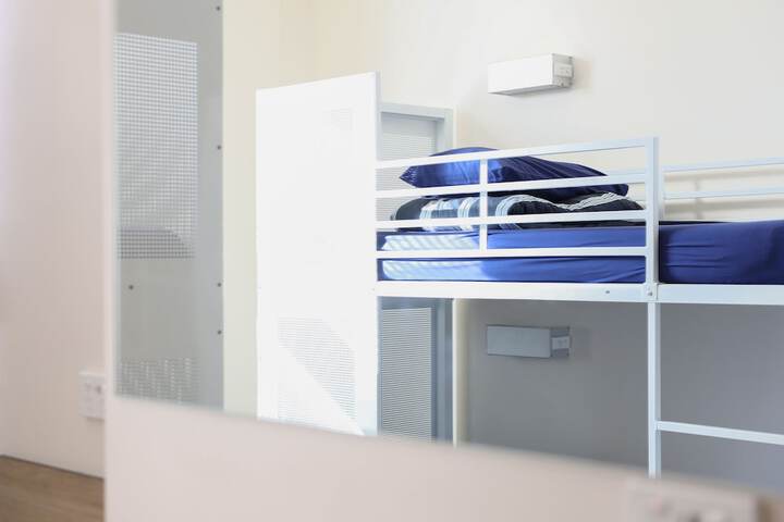 Room 13 of 75