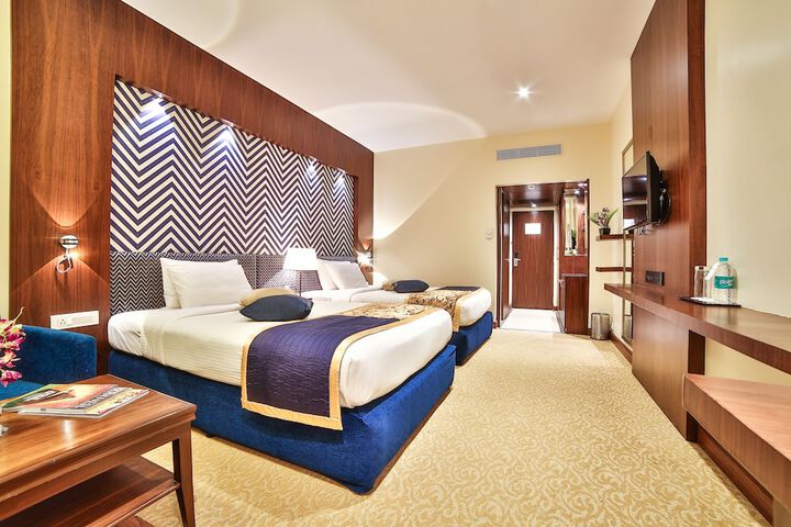 Room 6 of 120