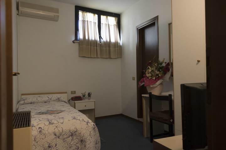 Room 3 of 36