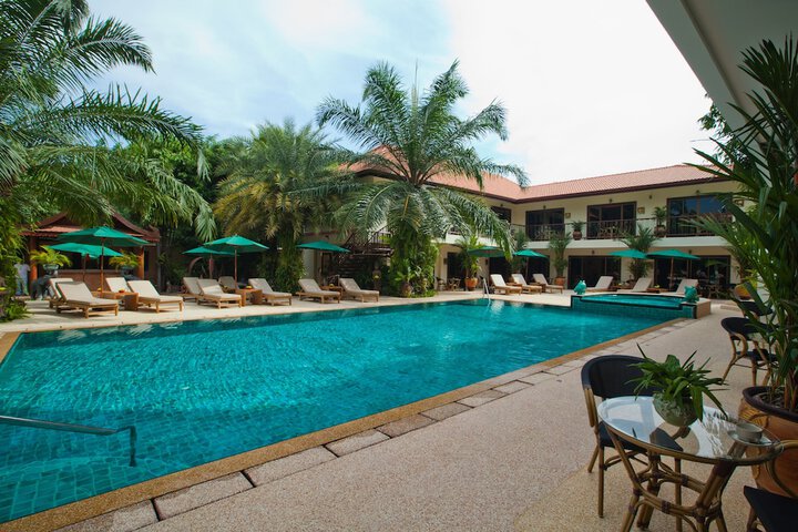Pool 43 of 60