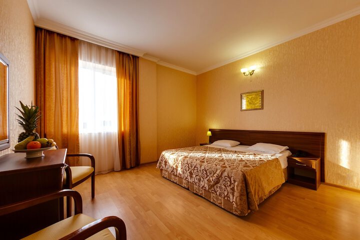 Room 15 of 30