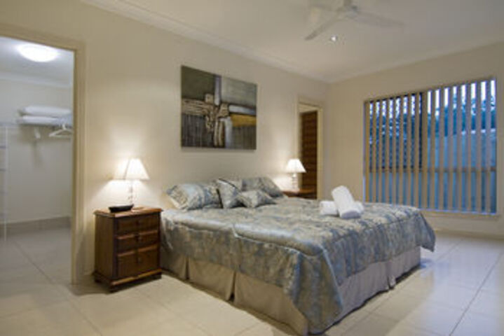 Room 12 of 25