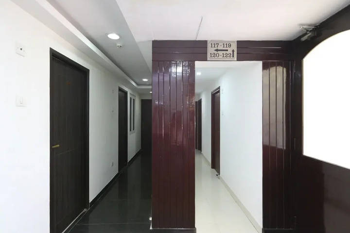 Room 10 of 13