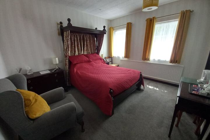 Room 5 of 24