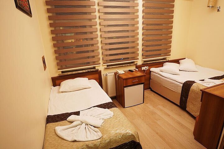 Room 7 of 27