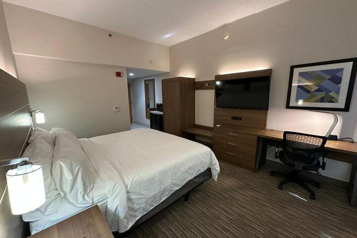 Standard Double Bed (4 of 4)