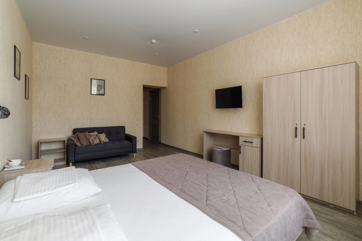 Room 16 of 50