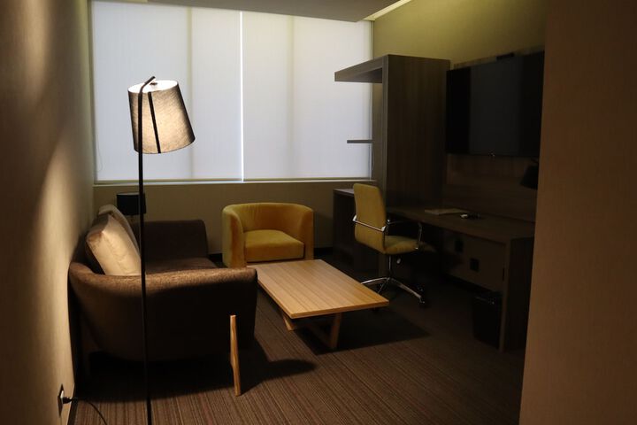 Room 38 of 77