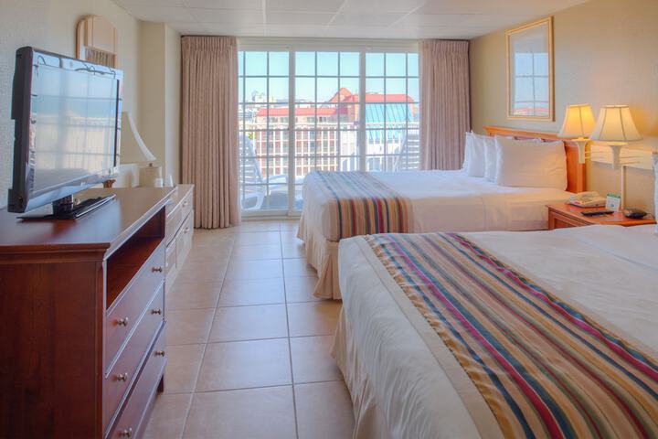 Standard 2 Queen Beds City View (1 of 14)
