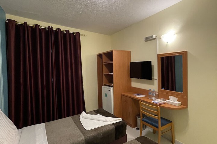 Room 52 of 103