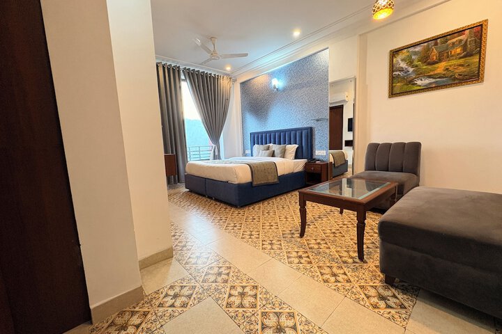 Room 8 of 31