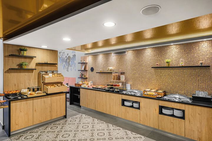 Breakfast buffet