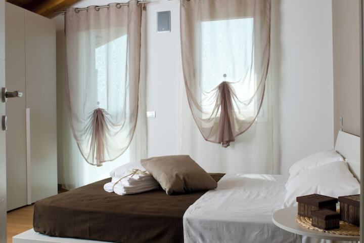 Room 28 of 73